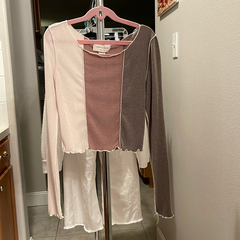 Saints & Hearts fitted long sleeve crop top